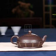 《心經(jīng)禪蓮》宜興紫砂壺助理工藝美術(shù)師手工紫泥半月