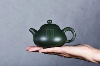 《三足乳丁》民國綠清全手工老師作品收藏乳鼎 《三足乳丁》民國綠清全手工老師作品收藏乳鼎