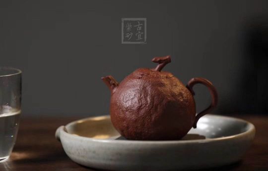 《大吉》紅降坡泥宜興紫砂壺工藝美術員全手工瓜器茶具 《大吉》紅降坡泥宜興紫砂壺工藝美術員全手工瓜器茶具