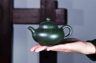 《華韻》宜興紫砂壺茶壺茶具實力派名家純手工民國綠掇只 《華韻》宜興紫砂壺茶壺茶具實力派名家純手工民國綠掇只