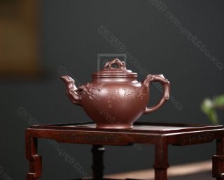 《梅報春》 《梅報春》