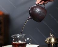 秦權(quán)-牛來好運