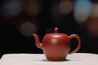 《美人肩》宜興大紅袍工藝美術(shù)師手工紫砂壺泡茶壺茶具美人肩 《美人肩》宜興大紅袍工藝美術(shù)師手工紫砂壺泡茶壺茶具美人肩