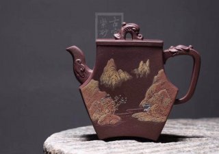 《山水龍泉》宜興紫砂壺純手工高級(jí)工藝美術(shù)師底槽青茶具 《山水龍泉》宜興紫砂壺純手工高級(jí)工藝美術(shù)師底槽青茶具