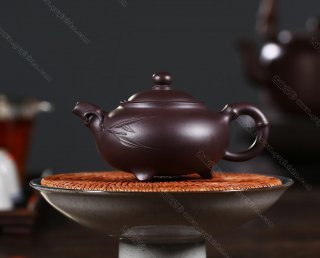 三足玉乳 三足玉乳