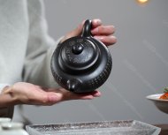 “千金壺王”─【心經掇只】 許良平